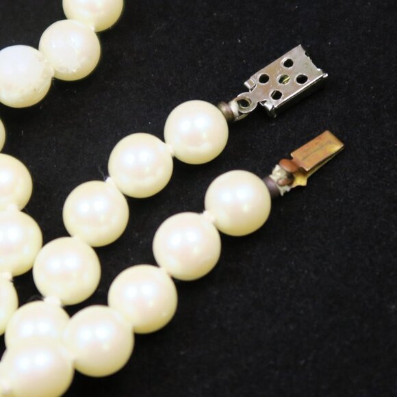 Vintage Faux Pearl Necklace & Clip-On Earrings Set  Mid-Century Jewelry - Picture 4 of 7